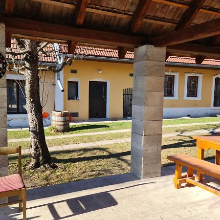 Penzión Larix Blatnica Exterior foto